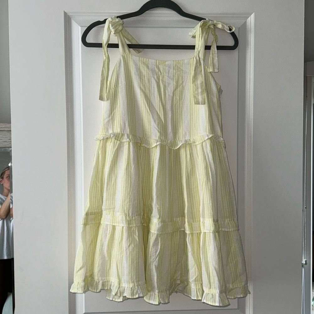 Flowy yellow dress